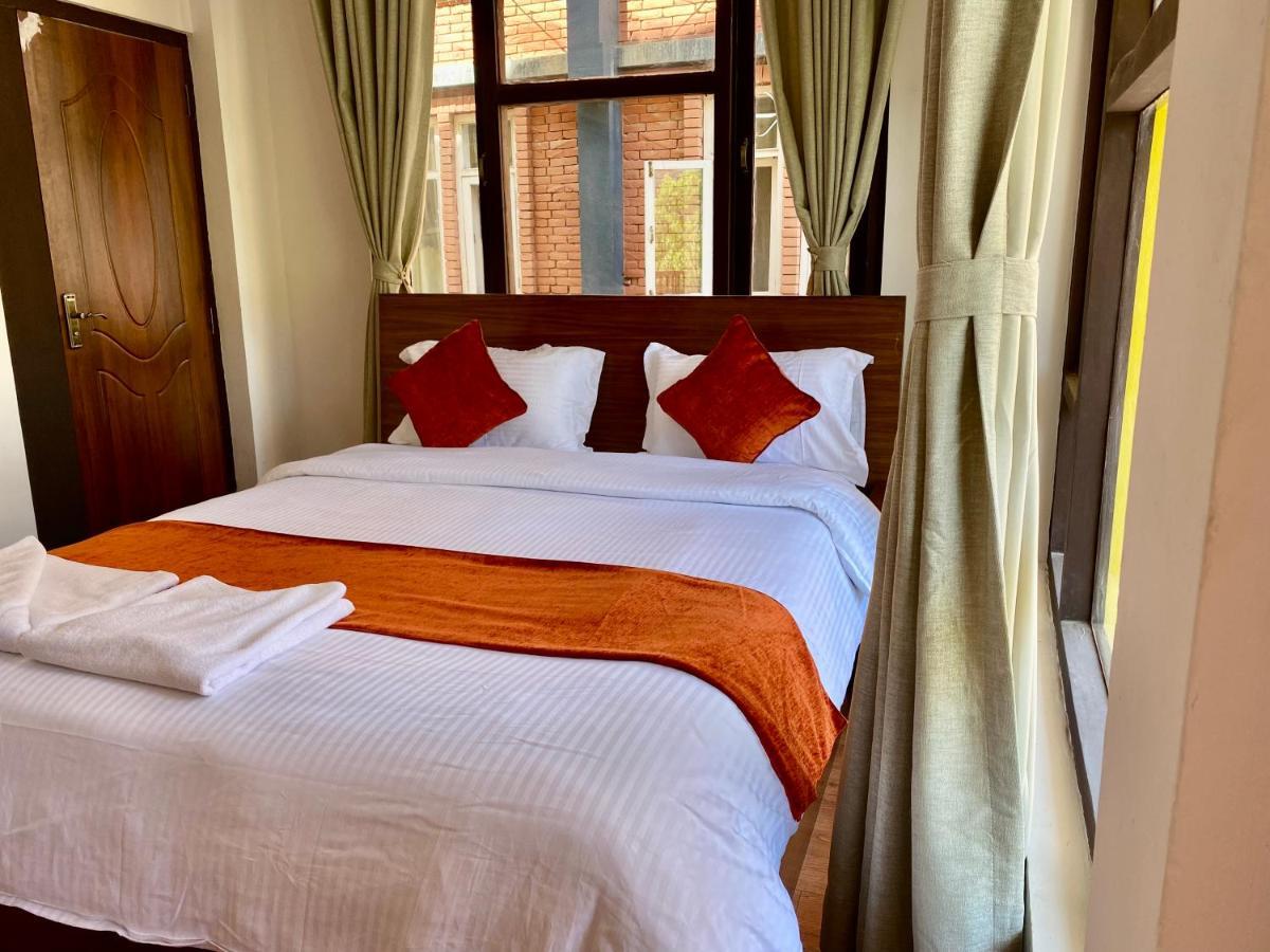 Hotel Pala Kathmandu Buitenkant foto